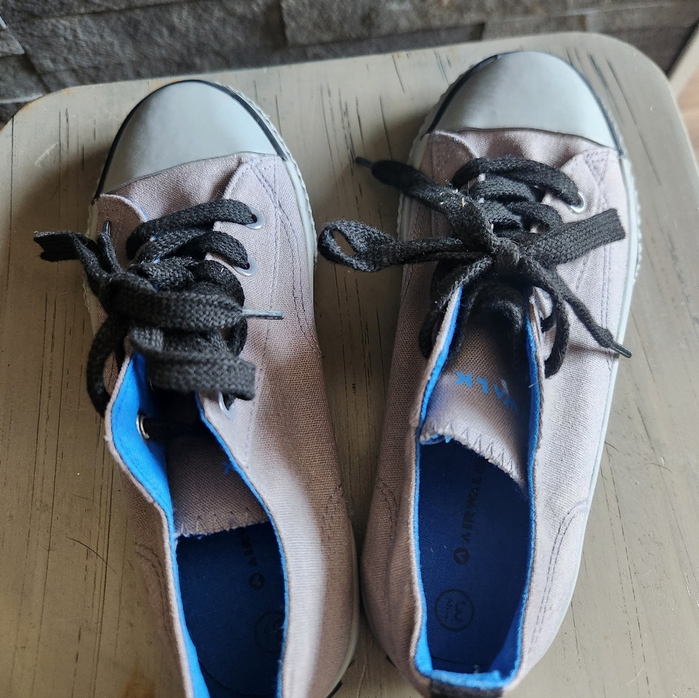 Airwalks kids tennys